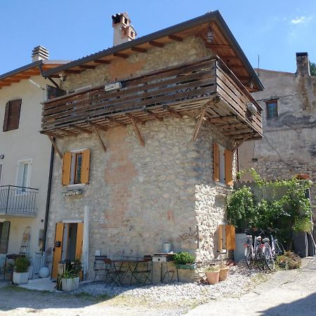 Il Rustico Di Peri Villa Eksteriør billede
